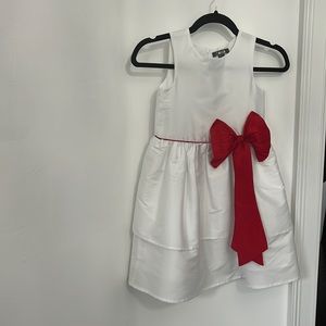 Cute Christmas party dress size 6/7 Colors white and red great condition